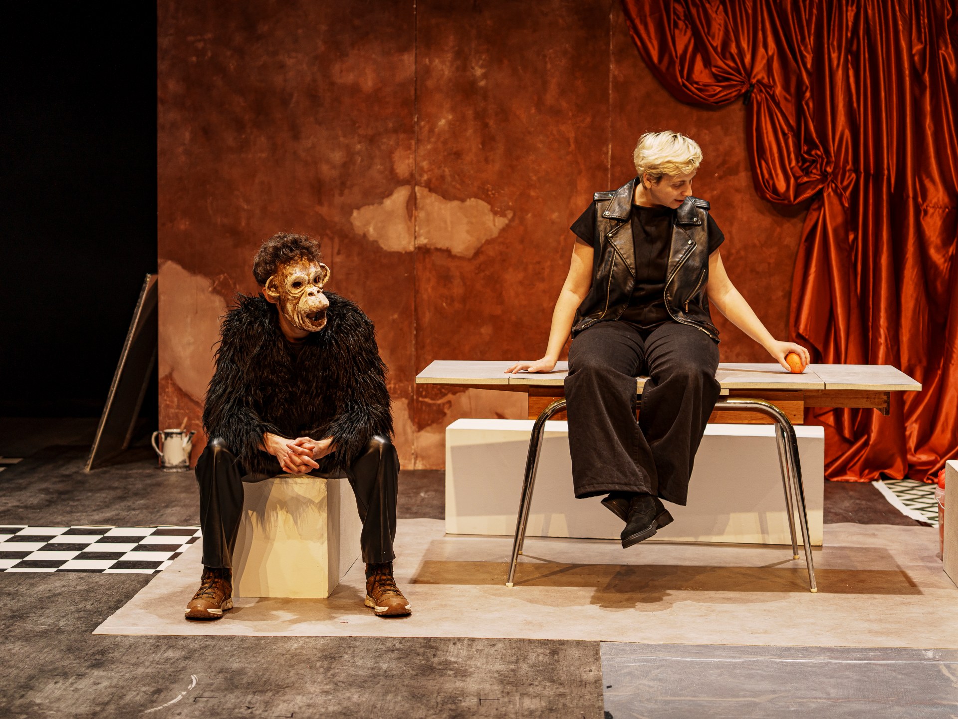 Aux suivantes ! Forme déambulatoire